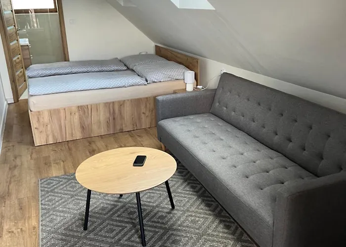 Restauracia Koliba בית הארחה